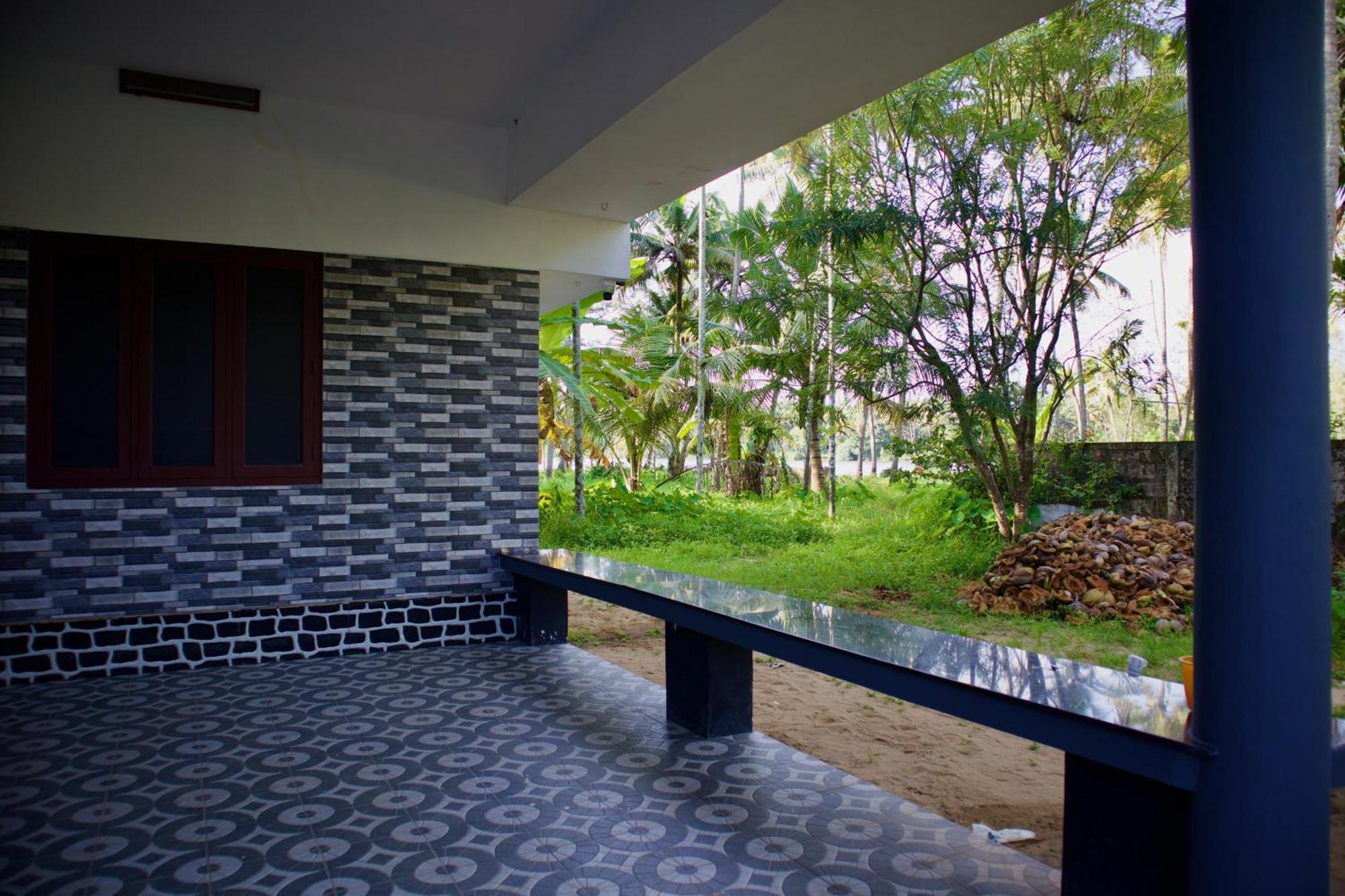 Ambili Riverfront Villa With Party Hall Irimbranallur Екстериор снимка