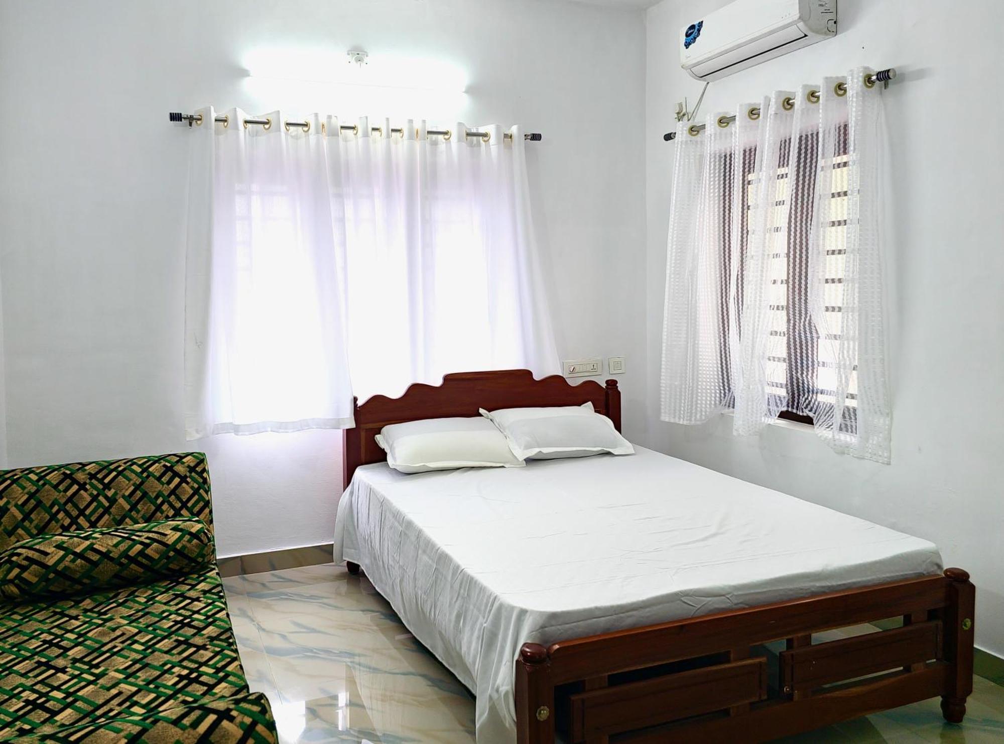 Ambili Riverfront Villa With Party Hall Irimbranallur Екстериор снимка